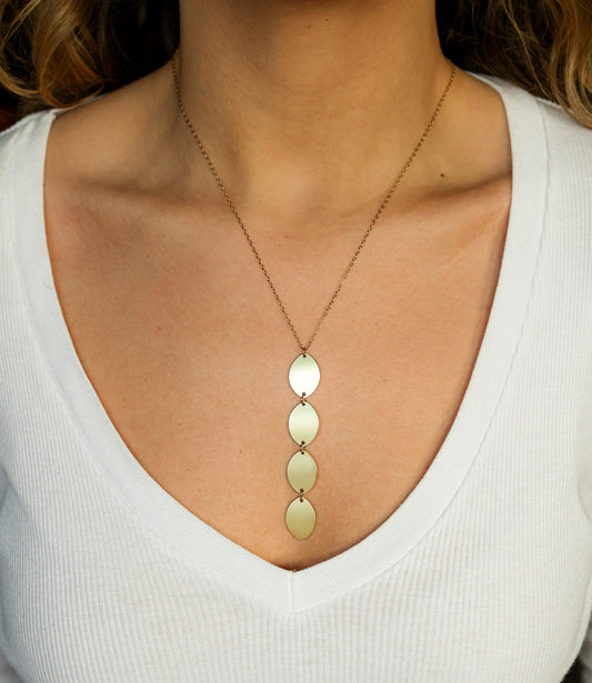 Diagonal necklace